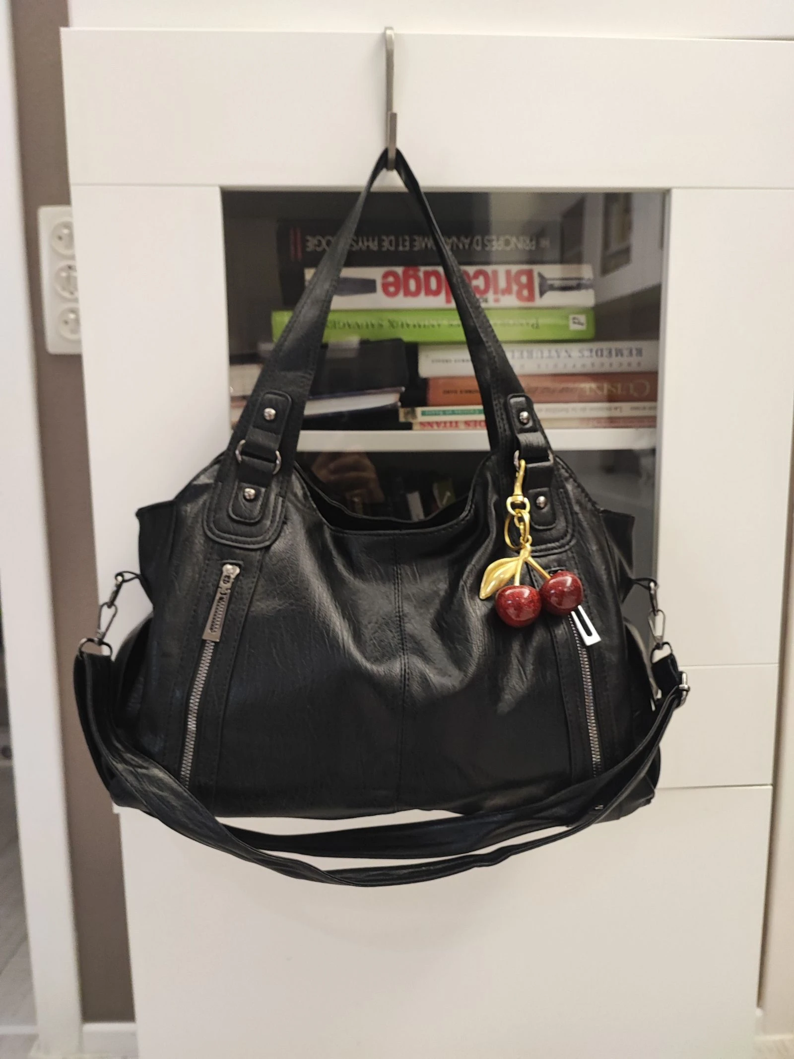 Sac grande capacité cuir synthétique noir multiples poches 